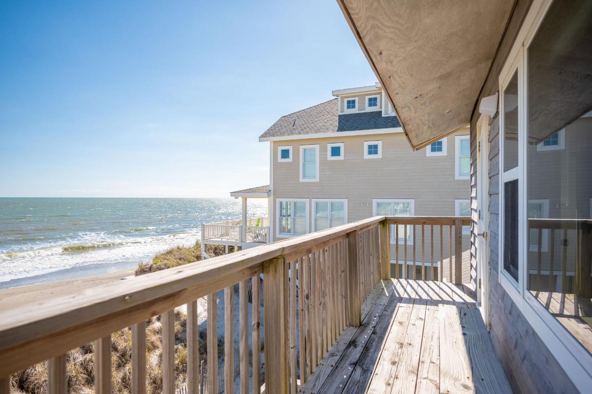 Re-Juvenated Villa Oak Island Exterior photo
