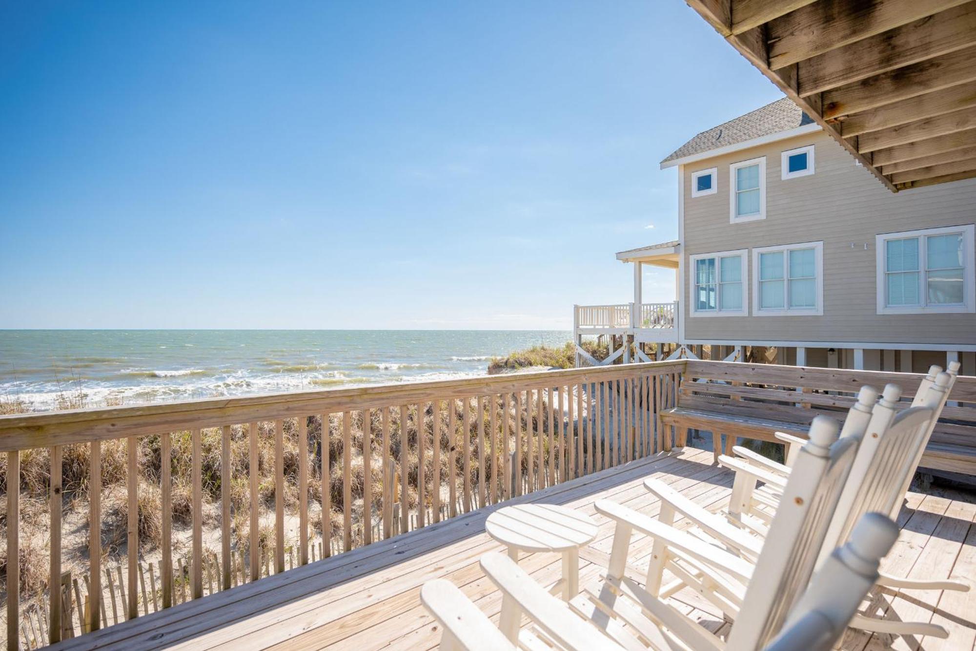 Re-Juvenated Villa Oak Island Exterior photo