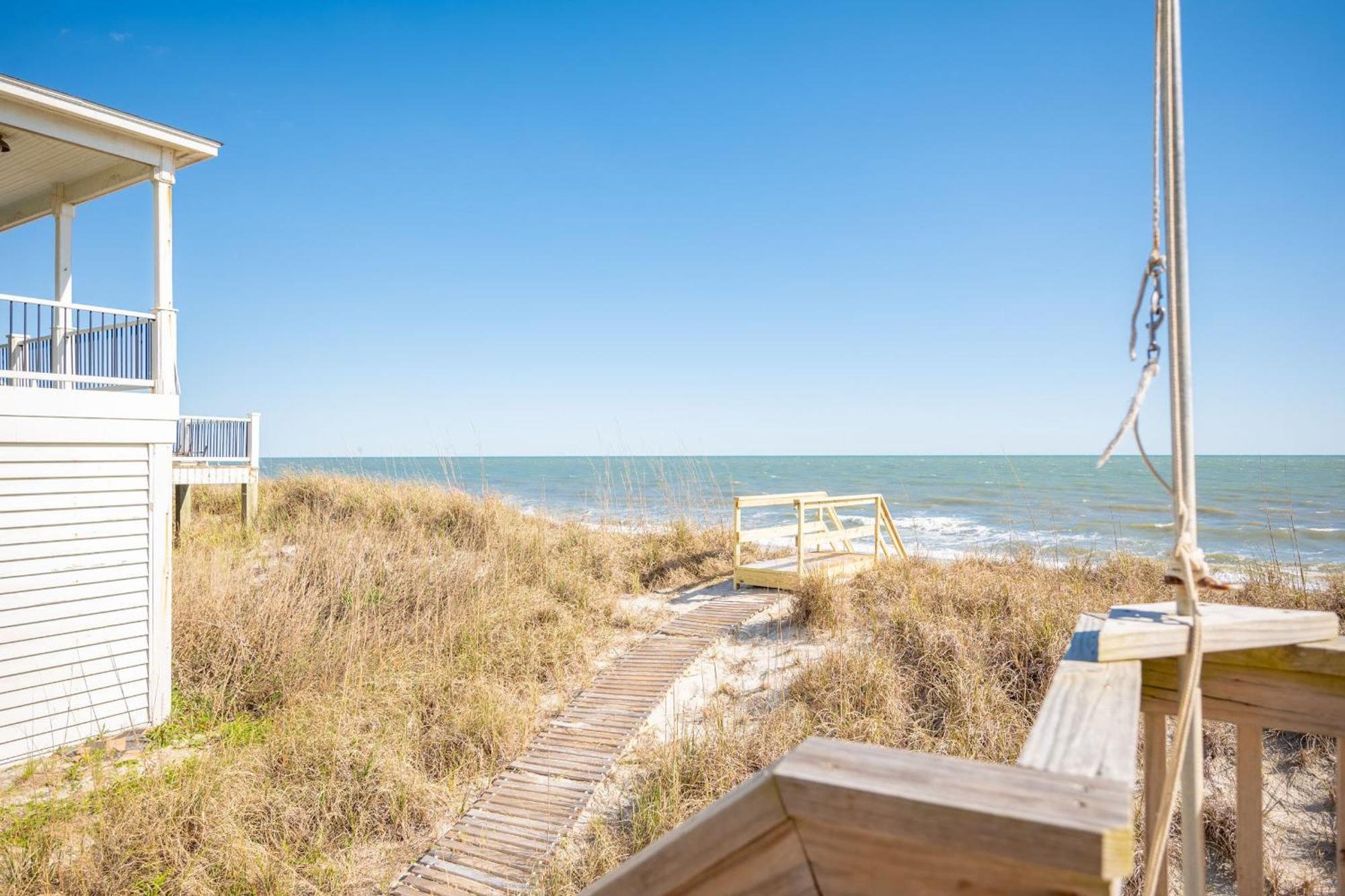 Re-Juvenated Villa Oak Island Exterior photo